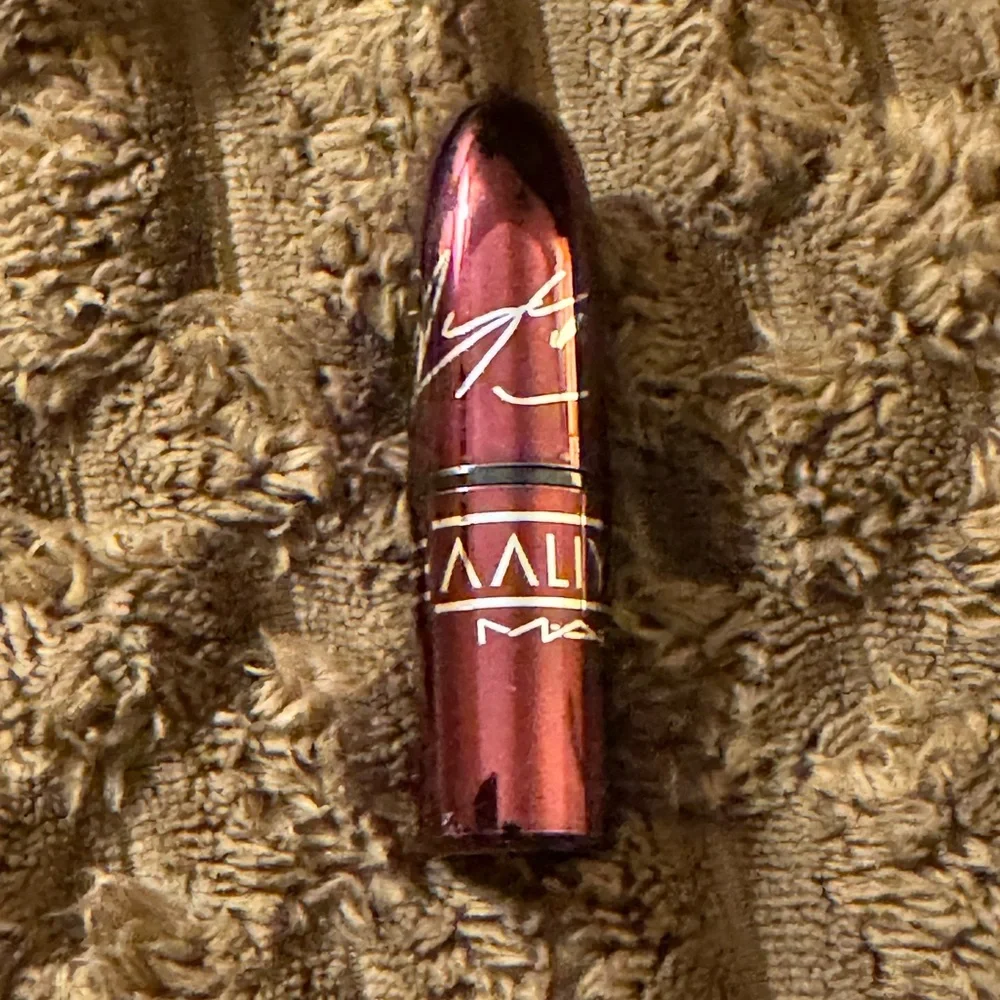 MAC AALIYAH - MORE THAN A WOMAN Lipstick New in Box 3g/.10oz Full Size - Picture 5 of 10